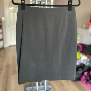 Banana Republic black suit skirt size 6P